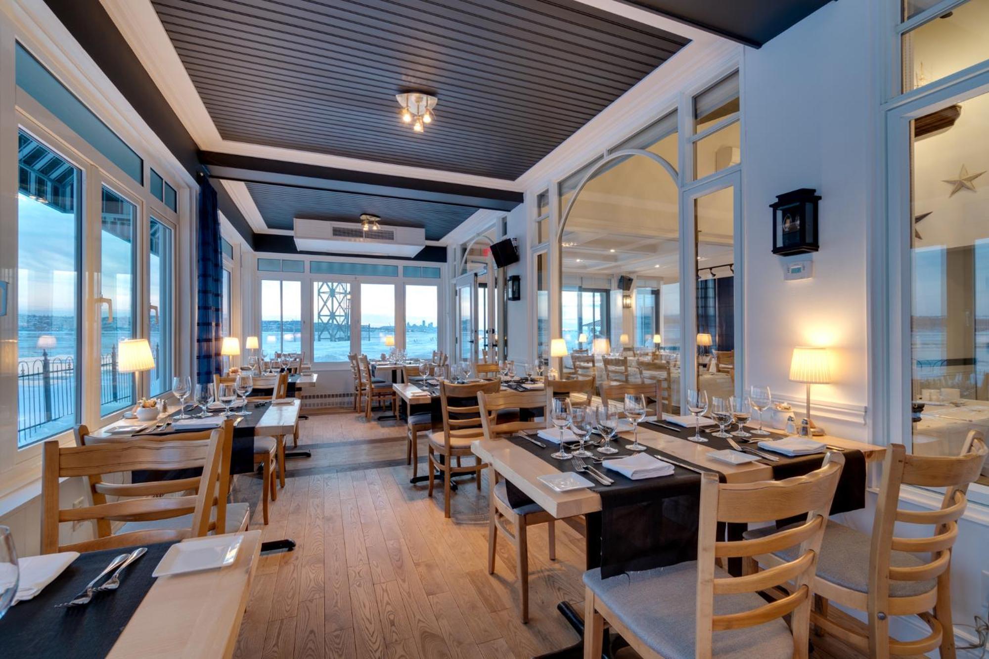 Goeliche Hotel Et Appartement Saint-Laurent-de-l'ile d'Orleans Экстерьер фото
