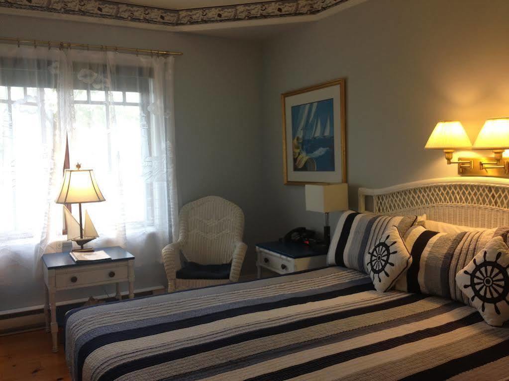 Goeliche Hotel Et Appartement Saint-Laurent-de-l'ile d'Orleans Экстерьер фото