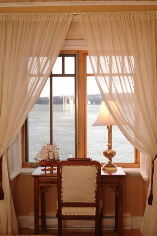 Goeliche Hotel Et Appartement Saint-Laurent-de-l'ile d'Orleans Номер фото