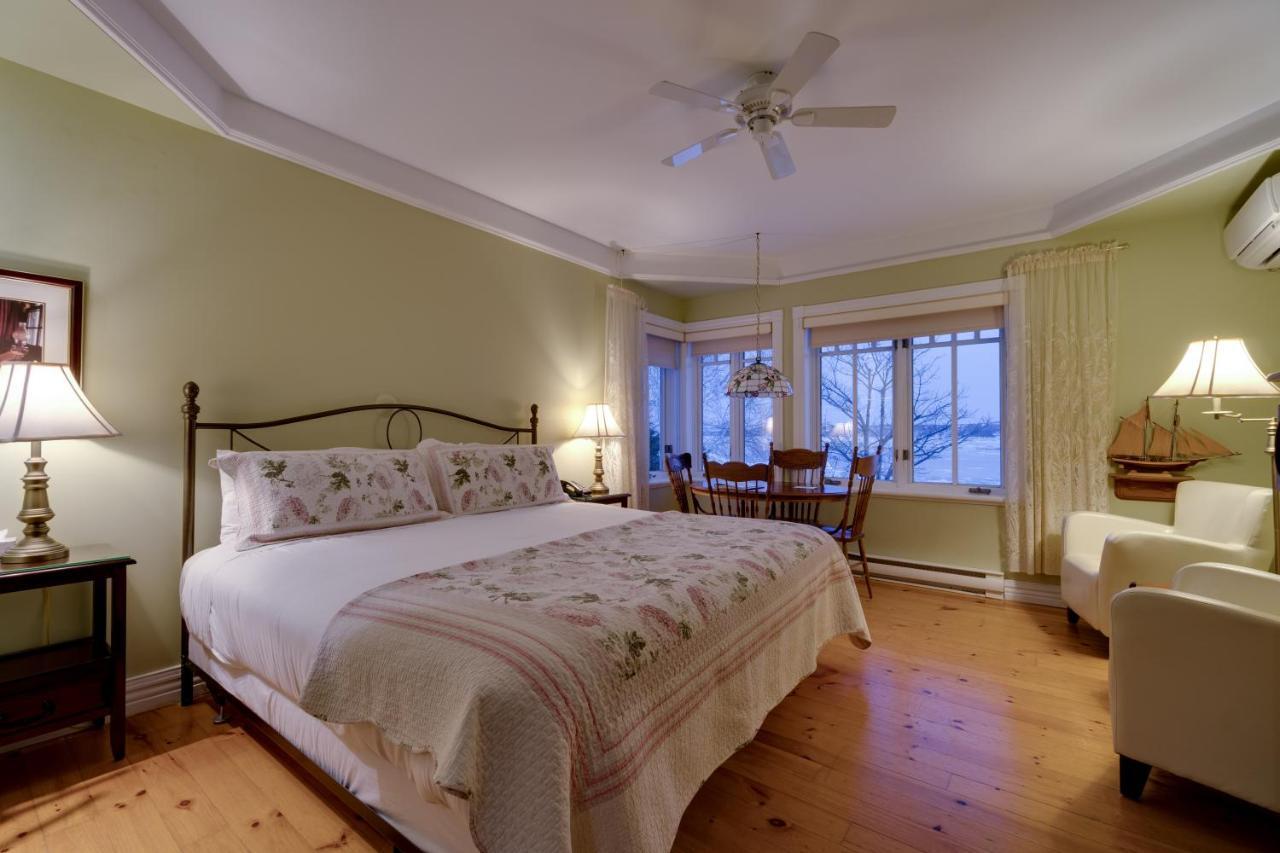 Goeliche Hotel Et Appartement Saint-Laurent-de-l'ile d'Orleans Экстерьер фото
